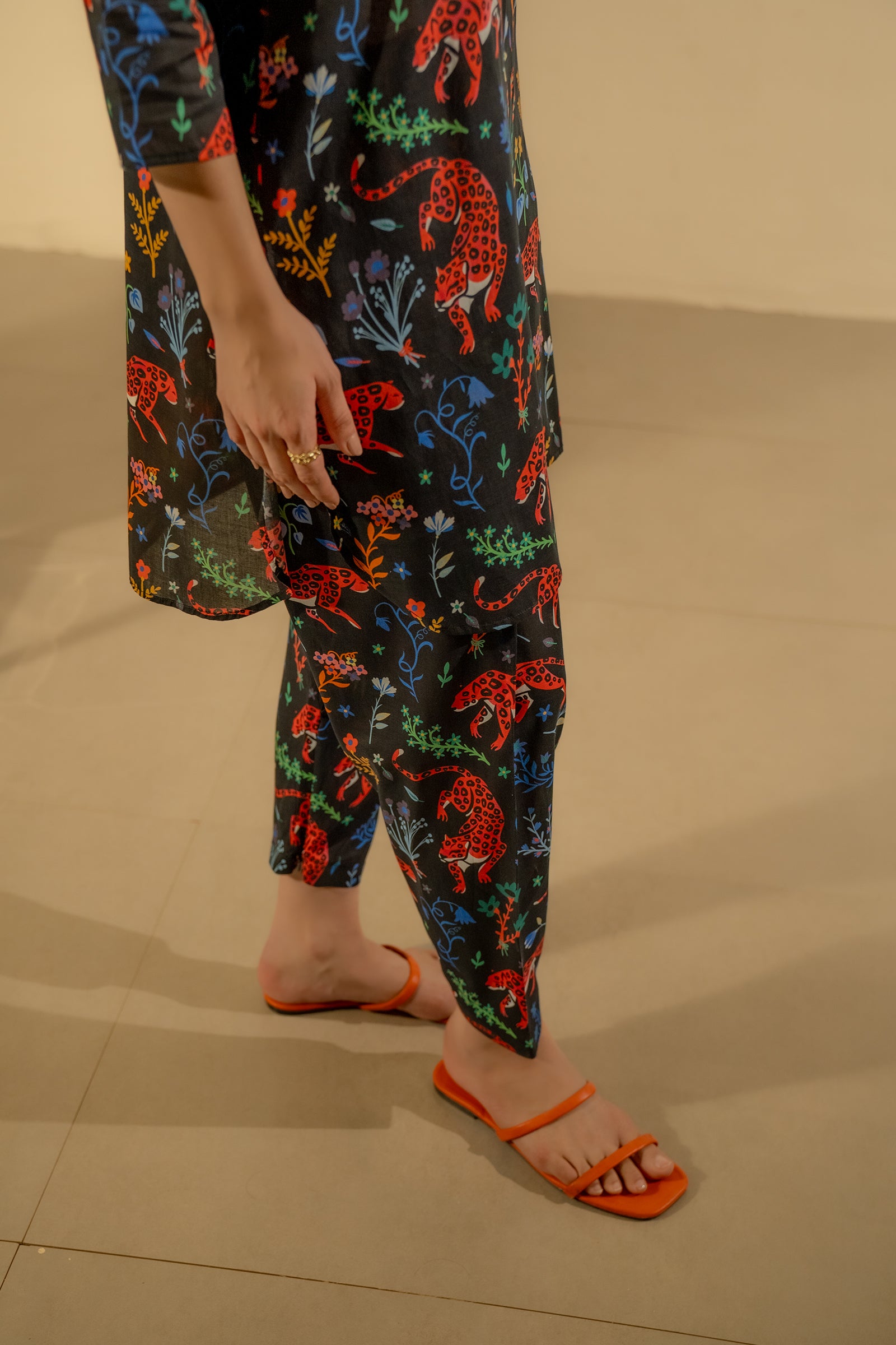 Red Tiger 2 piece