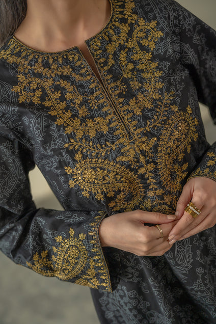 Gold paisley 2 piece